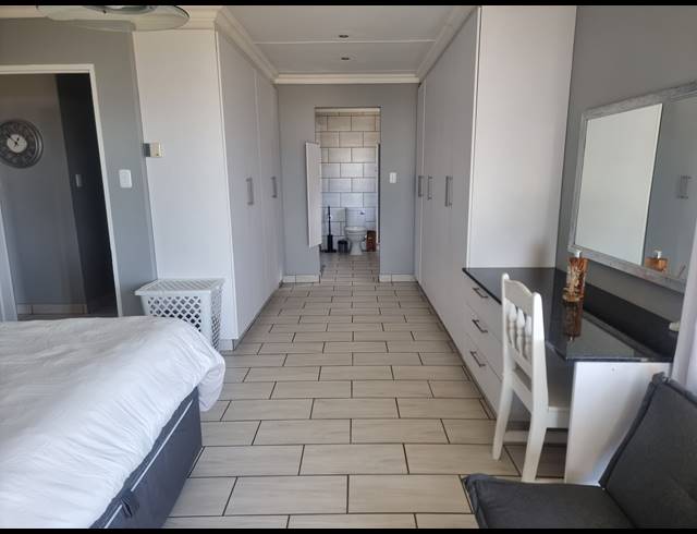 3 BEDROOM FREEHOLD FOR SALE IN DANA BAY